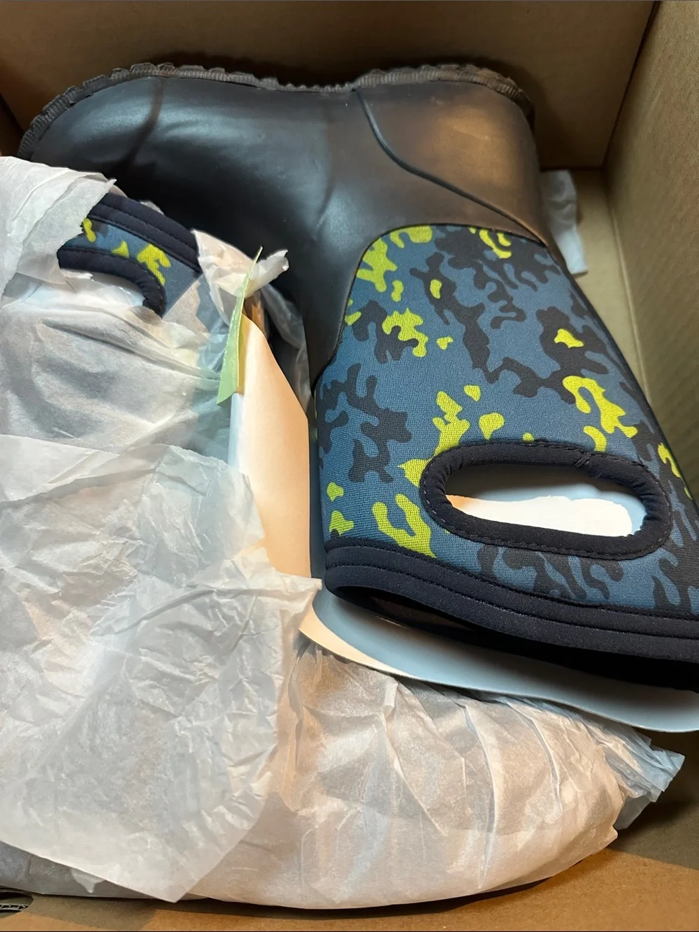 Bogs Kids Blue & Lime Camo Waterproof Boots